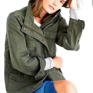 Madewell dispatch military jacket green khaki color. Size Medium. Excellent NWT